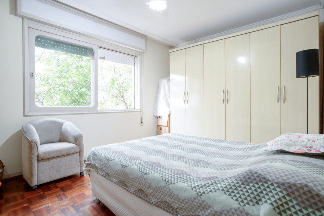 Imagem Imóvel com 2 Quartos à Venda, 74 m² em Menino Deus - Porto Alegre Imagem Imóvel com 2 Quartos à Venda, 74 m² em Menino Deus - Porto Alegre