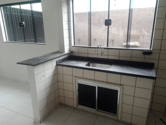 Imagem Casa com 2 Quartos para Alugar,  em Arapongas