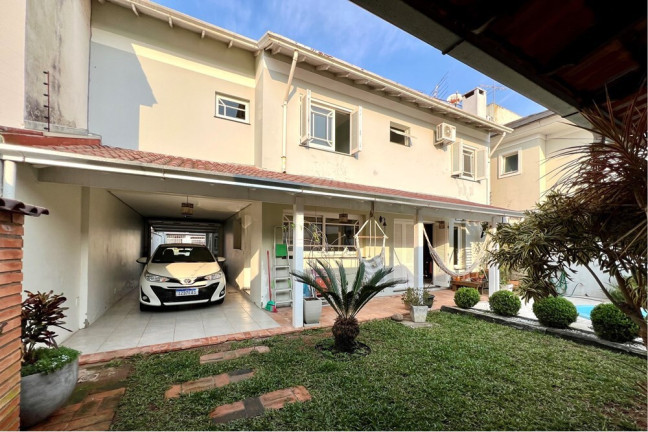 Imagem Casa com 4 Quartos à Venda, 243 m² em Moinhos De Vento - Canoas
