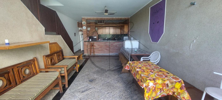 Imagem Casa com 4 Quartos à Venda, 385 m² em Vila Canero - São Paulo