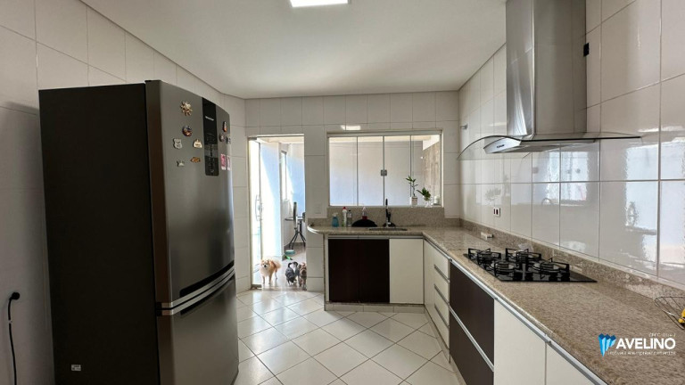 Imagem Sobrado com 3 Quartos à Venda, 220 m² em Tiradentes - Campo Grande Imagem Sobrado com 3 Quartos à Venda, 220 m² em Tiradentes - Campo Grande