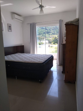 Imagem Casa com 4 Quartos à Venda, 121 m² em Bombas - Bombinhas Imagem Casa com 4 Quartos à Venda, 121 m² em Bombas - Bombinhas