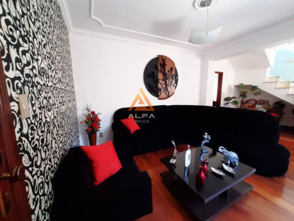Imagem Casa com 4 Quartos à Venda, 200 m²
