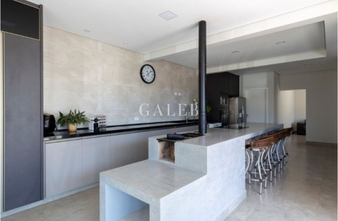 Imagem Casa com 3 Quartos à Venda, 292 m² em Vila Petrópolis - Atibaia Imagem Casa com 3 Quartos à Venda, 292 m² em Vila Petrópolis - Atibaia