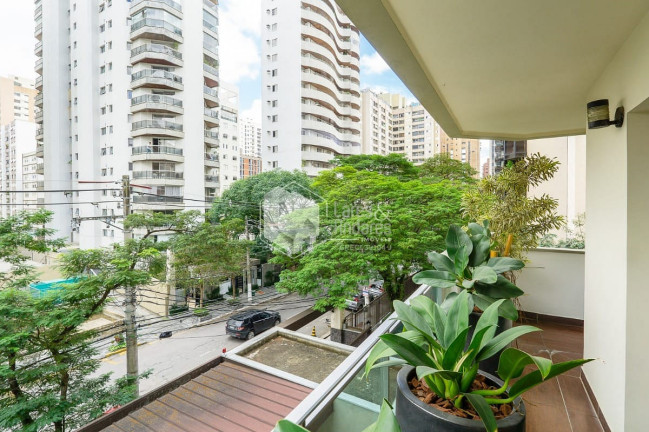 Imagem Apartamento com 3 Quartos à Venda, 210 m² em Moema - São Paulo