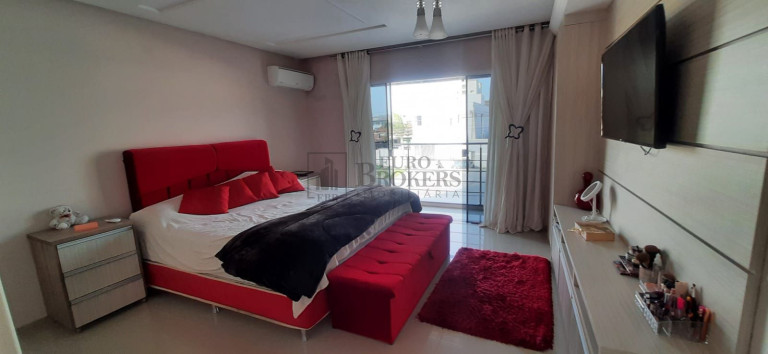 Imagem Sobrado com 2 Quartos à Venda, 133 m² em Santa Regina - Camboriú Imagem Sobrado com 2 Quartos à Venda, 133 m² em Santa Regina - Camboriú
