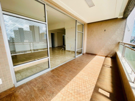 Imagem Imóvel com 4 Quartos à Venda, 200 m² em Itaigara - Salvador Imagem Imóvel com 4 Quartos à Venda, 200 m² em Itaigara - Salvador
