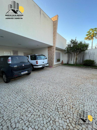 Imagem Casa com 4 Quartos à Venda, 360 m² em Santa Mônica - Uberlândia