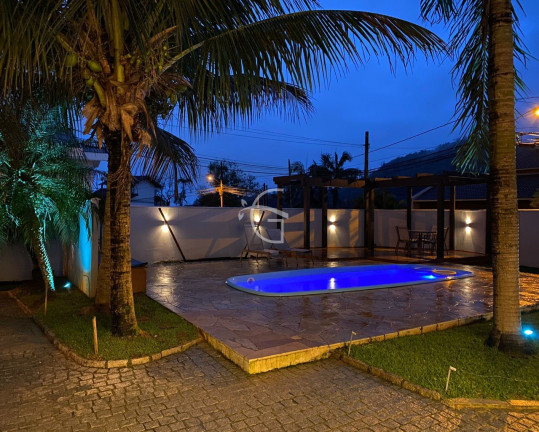 Imagem Casa com 4 Quartos à Venda, 202 m² em Bom Retiro - Joinville Imagem Casa com 4 Quartos à Venda, 202 m² em Bom Retiro - Joinville