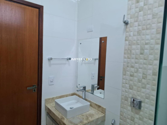 Imagem Casa com 3 Quartos à Venda, 200 m²