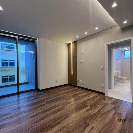 Imagem Apartamento com 3 Quartos à Venda, 144 m²