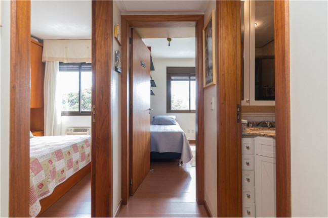 Imagem Apartamento com 2 Quartos à Venda, 62 m² em Petrópolis - Porto Alegre