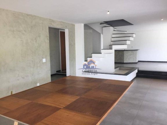 Imagem Casa com 7 Quartos à Venda, 320 m² em Ponta Leste - Angra Dos Reis