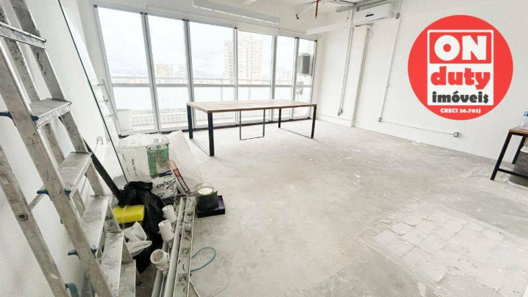 Sala Comercial à Venda ou Locação, 44 m² em Encruzilhada - Santos