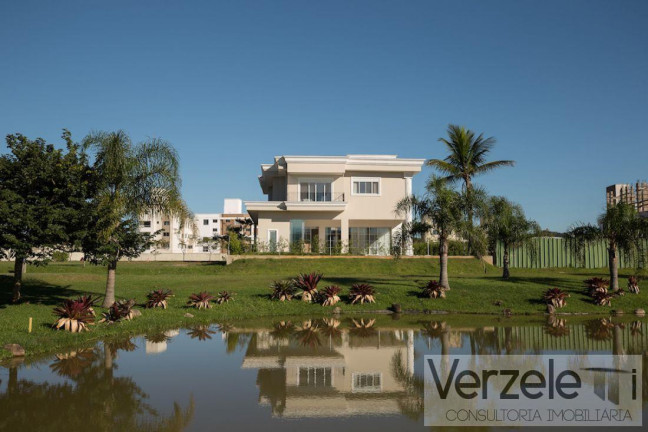 Imagem Casa com 5 Quartos à Venda, 700 m² em Centro - Camboriú Imagem Casa com 5 Quartos à Venda, 700 m² em Centro - Camboriú