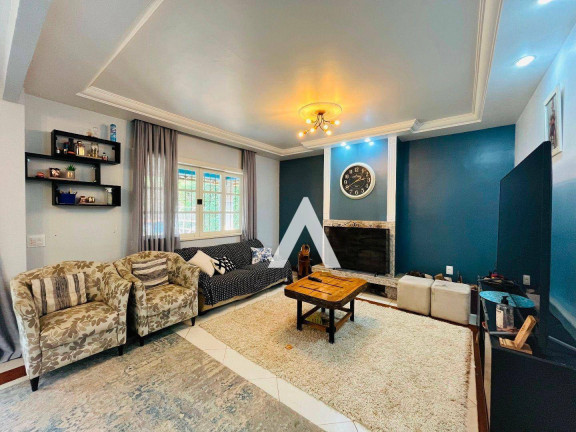 Imagem Casa com 5 Quartos à Venda, 305 m² em Albuquerque - Teresópolis