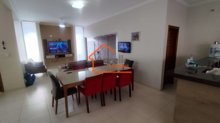 Imagem Casa com 4 Quartos à Venda, 241 m² em Jardim Patrícia - Mogi Mirim Imagem Casa com 4 Quartos à Venda, 241 m² em Jardim Patrícia - Mogi Mirim