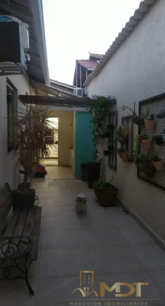 Imagem Casa com 3 Quartos à Venda, 180 m² em Floramar - Belo Horizonte