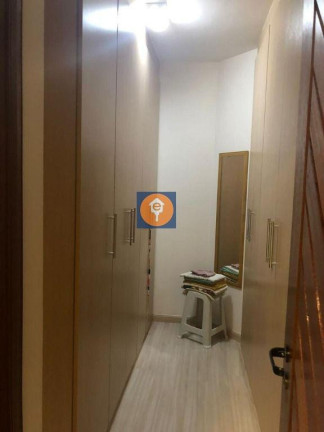 Imagem Apartamento com 4 Quartos à Venda, 206 m²