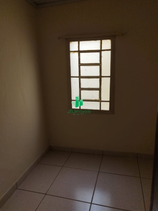 Imagem Casa com 3 Quartos para Alugar, 1 m² em Centro - Montes Claros