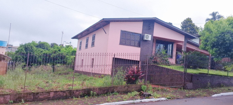 Imagem Casa com 3 Quartos à Venda, 230 m² em Centro - Colorado