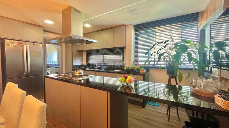 Imagem Apartamento com 3 Quartos à Venda, 142 m² em Centro - Florianópolis Imagem Apartamento com 3 Quartos à Venda, 142 m² em Centro - Florianópolis
