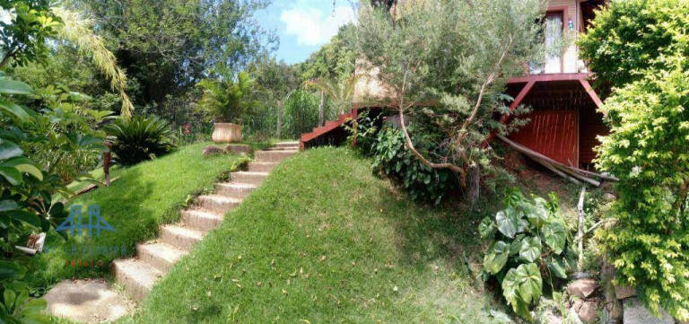 Imagem Casa com 2 Quartos à Venda, 180 m² em Rio Tavares - Florianópolis