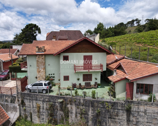 Imagem Casa com 4 Quartos à Venda, 260 m² em Região Do Jaguaribe - Campos Do Jordão