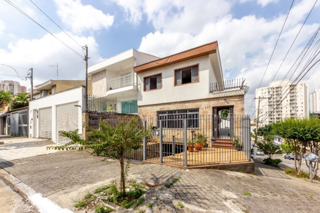 Casa com 3 Quartos à Venda, 278 m² em Vila Carrão - São Paulo