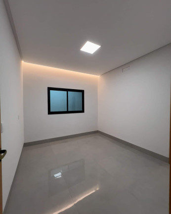 Imagem Casa com 4 Quartos à Venda, 196 m² em Moinho Dos Ventos - Goiania Imagem Casa com 4 Quartos à Venda, 196 m² em Moinho Dos Ventos - Goiania