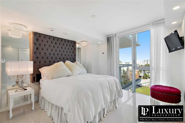 Imagem Apartamento com 2 Quartos à Venda, 109 m² em Bal Harbour - Bay Harbor Islands Imagem Apartamento com 2 Quartos à Venda, 109 m² em Bal Harbour - Bay Harbor Islands