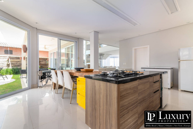 Imagem Casa com 5 Quartos à Venda,  em Enseada - Guarujá