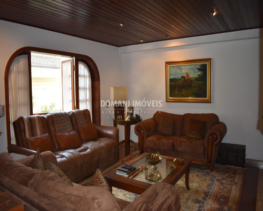 Imagem Imóvel com 4 Quartos à Venda, 170 m² em Região De Capivari - Campos Do Jordão Imagem Imóvel com 4 Quartos à Venda, 170 m² em Região De Capivari - Campos Do Jordão