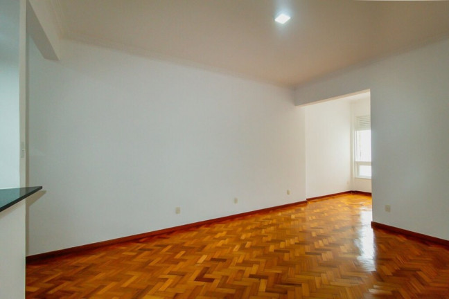 Imagem Imóvel com 3 Quartos à Venda, 108 m² em Copacabana - Rio De Janeiro Imagem Imóvel com 3 Quartos à Venda, 108 m² em Copacabana - Rio De Janeiro