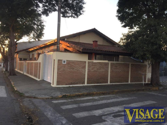 Casa com 3 Quartos à Venda,  em Pq. Brasil - Jacareí
