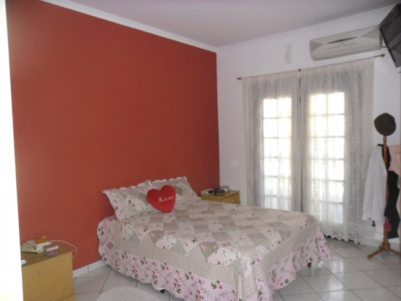 Imagem Casa com 3 Quartos à Venda, 140 m² em Pq. Dos Principes - Jacareí