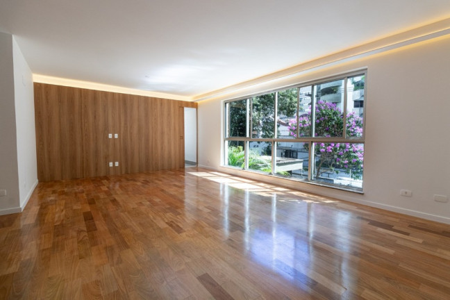 Apartamento com 3 Quartos à Venda, 136 m² em Jardim Paulista - São Paulo