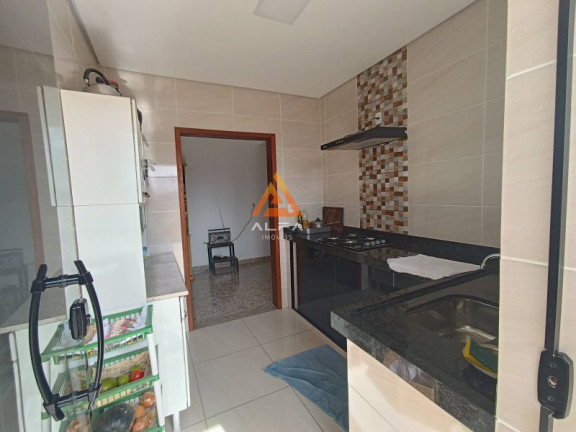Imagem Casa com 3 Quartos à Venda, 140 m²