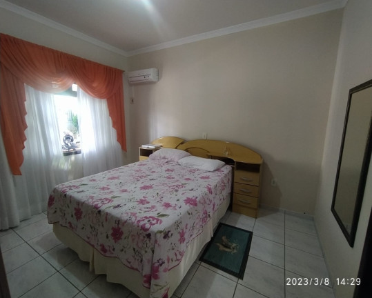 Imagem Casa com 6 Quartos à Venda, 400 m² em Bucarein - Joinville Imagem Casa com 6 Quartos à Venda, 400 m² em Bucarein - Joinville