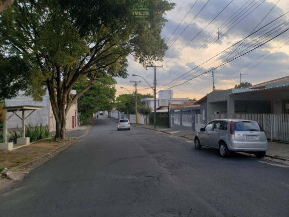 Imagem Casa com 3 Quartos à Venda, 199 m² em Centro - águas De Lindóia