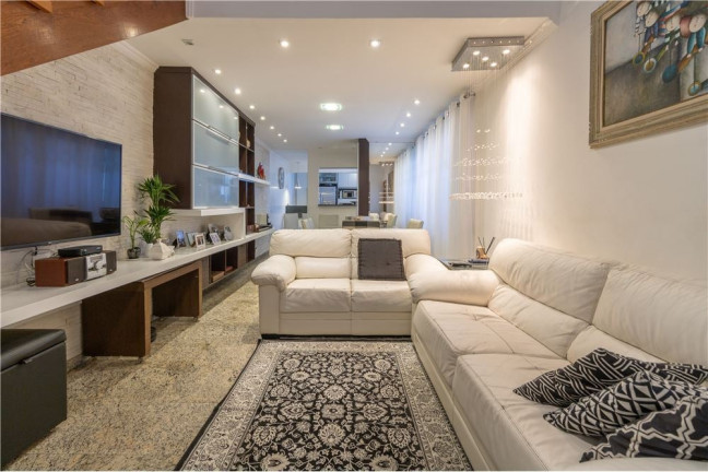 Imagem Casa com 4 Quartos à Venda, em Penha De França - São Paulo Imagem Casa com 4 Quartos à Venda, em Penha De França - São Paulo