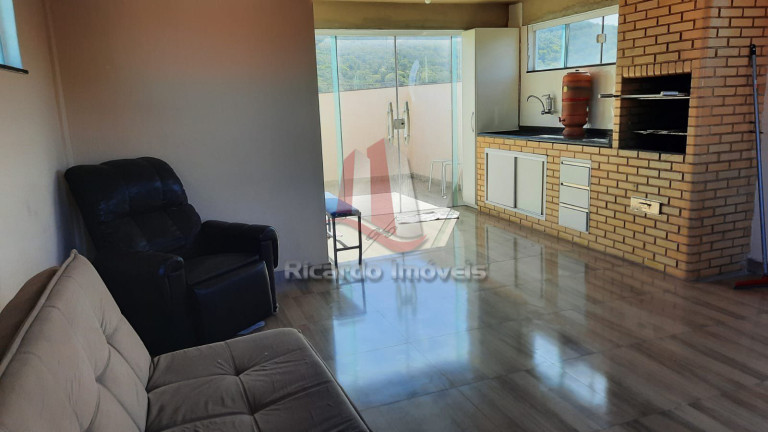 Imagem Imóvel com 3 Quartos à Venda, 150 m² em Cabo Frio