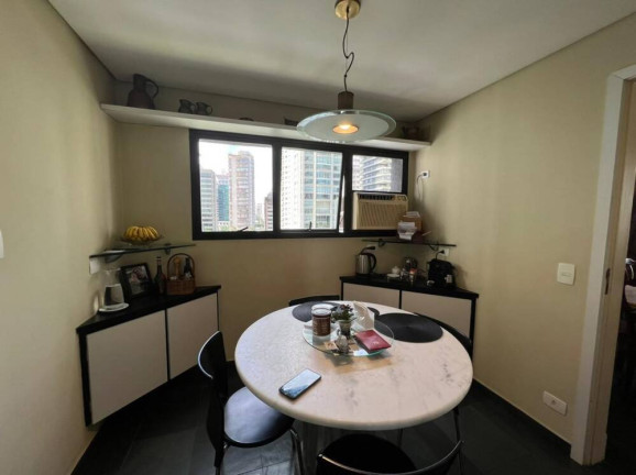 Apartamento com 4 Quartos à Venda, 220 m² em Itaim Bibi - São Paulo
