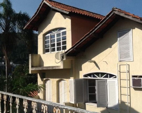Casa com 5 Quartos à Venda, 300 m² em São Francisco - Niterói