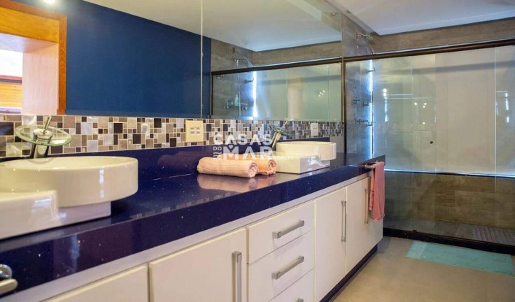 Imagem Imóvel com 9 Quartos à Venda, 4.000 m² em João Fernandes - Armação Dos Búzios Imagem Imóvel com 9 Quartos à Venda, 4.000 m² em João Fernandes - Armação Dos Búzios