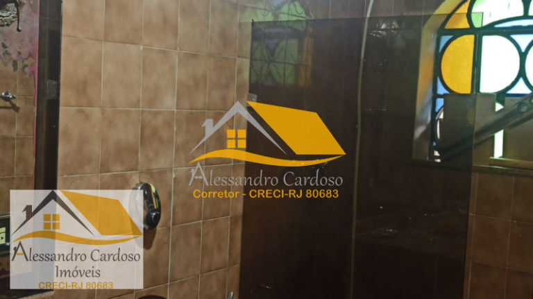 Imagem Casa com 3 Quartos à Venda, 300 m²