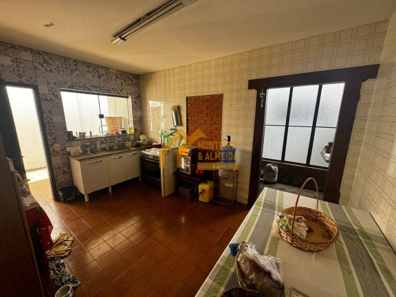 Imagem Casa com 3 Quartos à Venda, 203 m² em Vila Deyse - Itapetininga
