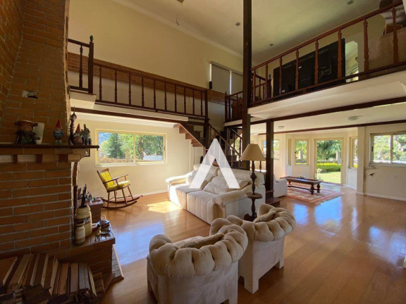 Casa com 4 Quartos à Venda, 650 m² em Comary - Teresópolis