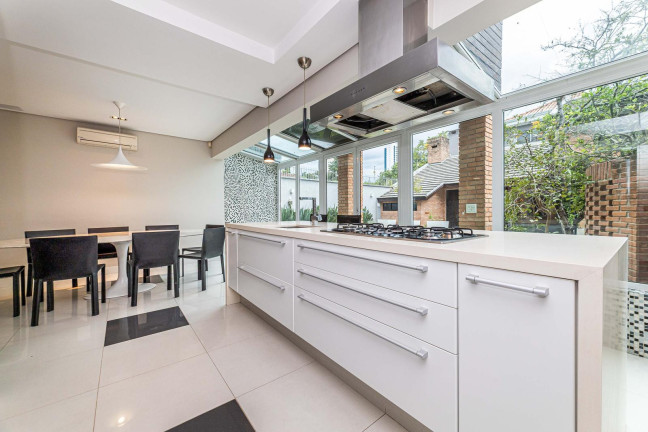 Casa com 3 Quartos à Venda, 451 m² em Mossunguê - Curitiba