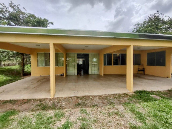 Chácara com 4 Quartos à Venda, 250 m² em Condomínio De Chácaras Countryville - Hidrolândia